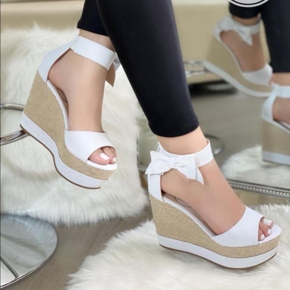 Size 8 - Picture 2 of 3